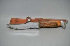 Case XX Model 523-5 Hunting Knife With Leather Sheath,