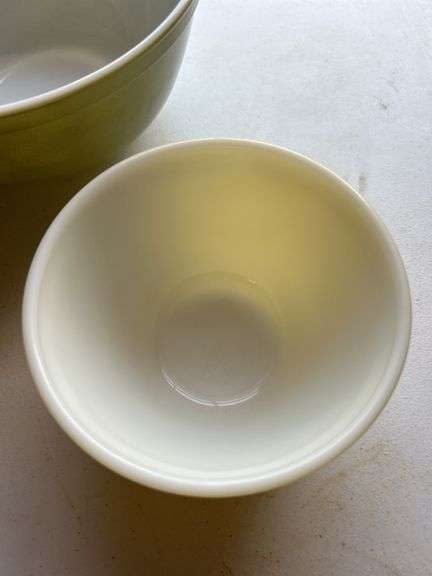 Pyrex Mixing Bowl Set - Three Piece - Yellow and Olive