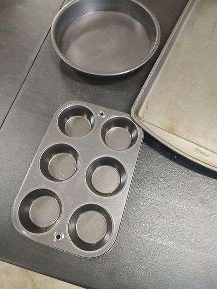 PIZZA PAN - MUFFIN PANS - PIE PAN AND ETC