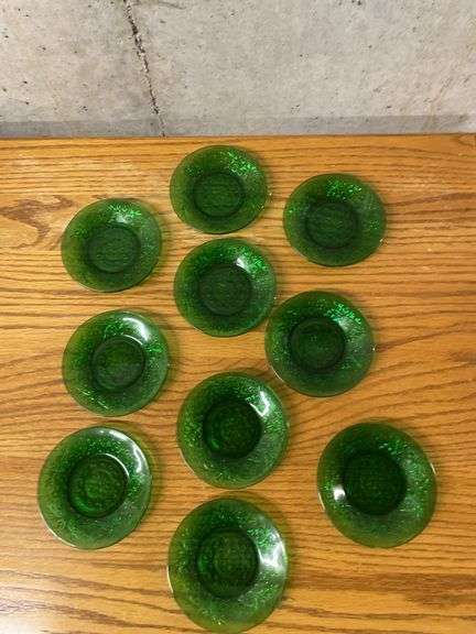 Set of 10 Green Plates with Floral Design