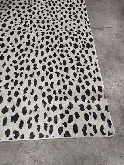 THRESHOLD SPOTTED LEOPARD AREA RUG 5X7