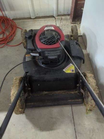 Murray 21" Walk Behind Lawn Mower with Briggs & Stratton Engine