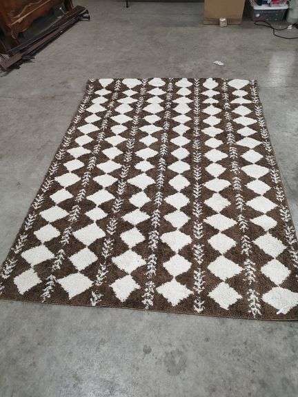 THRESHOLD BROWN AND WHITE PATTERNED AREA RUG - 5X7 FT