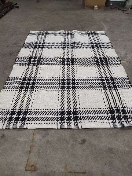 THRESHOLD PLAID AREA RUG - 4 FT X 5 FT 6 INCH