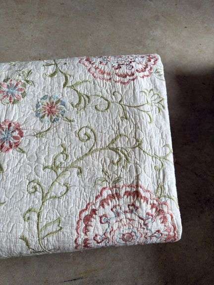 Floral Pattern Quilted Throw Blanket