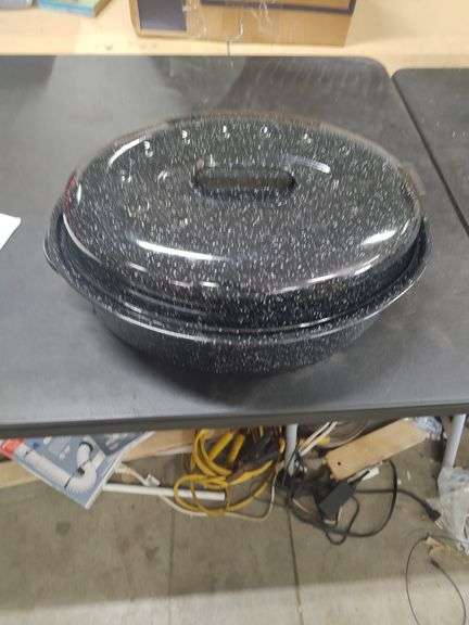 GRANITE ROASTER WITH LID image