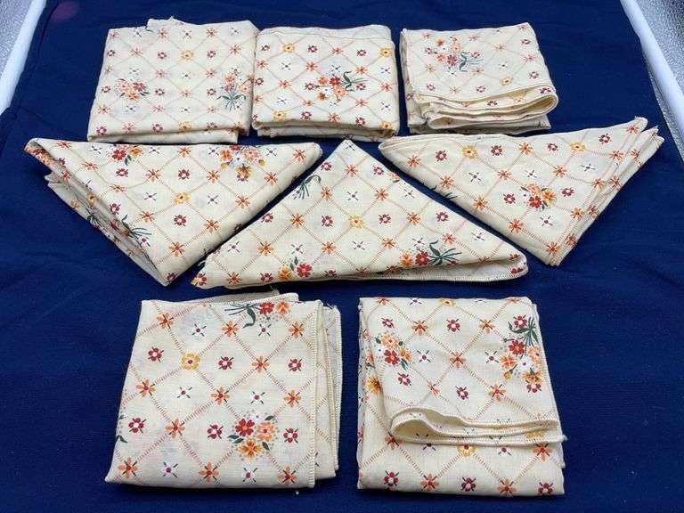 Set of Floral Print Fabric Napkins image