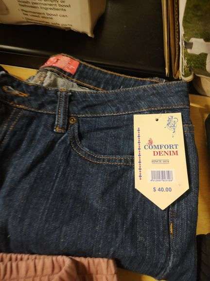 WOMEN'S JEANS - PANTS - SHIRTS AND ETC - SZ 12/14 -