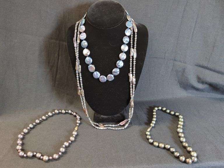 Freshwater Pearl Necklace and Bracelet Collection image