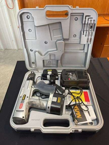 Senco DuraSpin DS200-14V Screw Gun Kit image