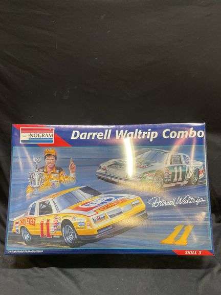 Monogram Darrell Waltrip Combo 1:24 Scale Model Kit