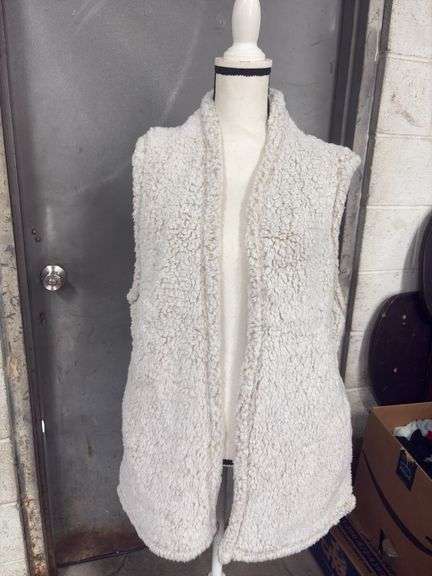 WOMENS- SIZE L- STILL WATER SUPPLY CO.- TAN- SHERPA VEST- image