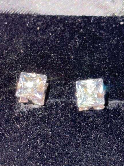 PAIR OF EARRINGS image