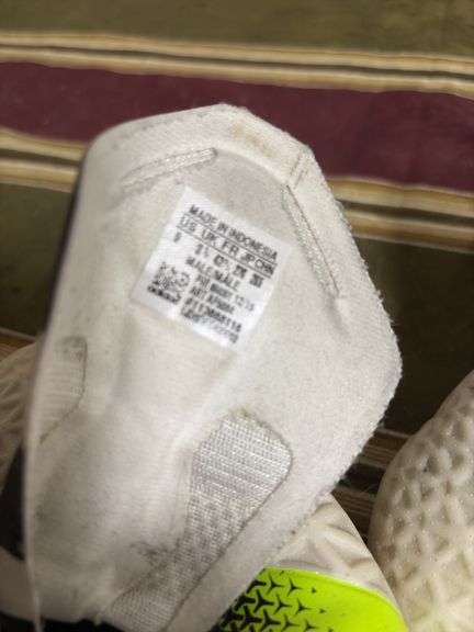 ADDIAS SIZE 9 MALE CLEATS