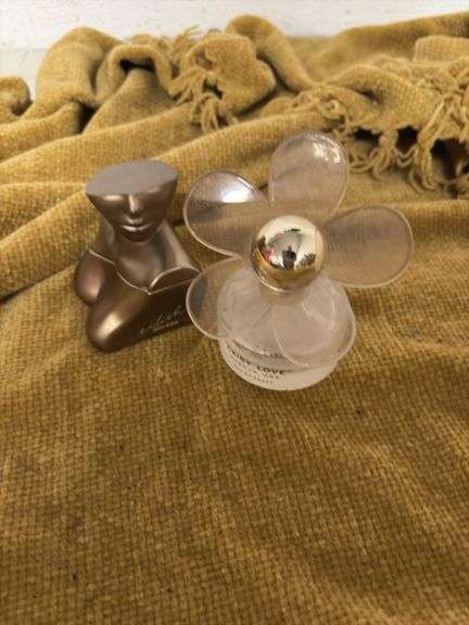 BILLIE EILLISH PERFUME AND MARC JACOBS USED PERFUMES image
