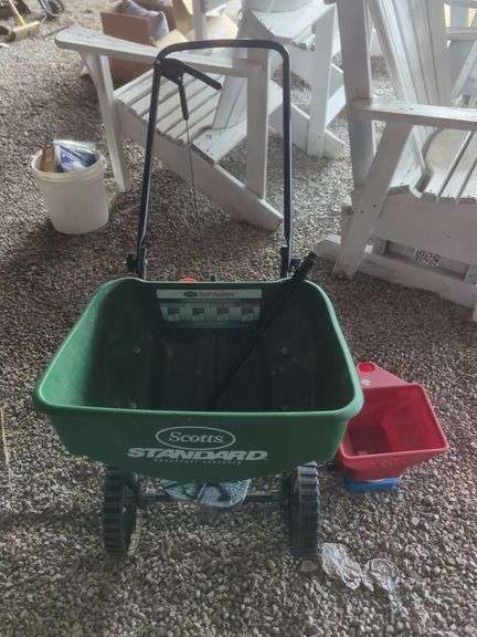 Scotts Standard Broadcast Spreader with Handheld Spreader image