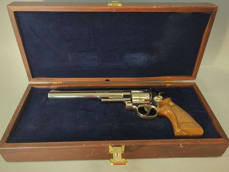 Smith & Wesson Model 29-2 .44 Magnum Revolver with Presentation Case image