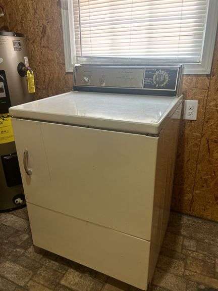 Hotpoint Heavy Duty Automatic Sensor Control Dryer image