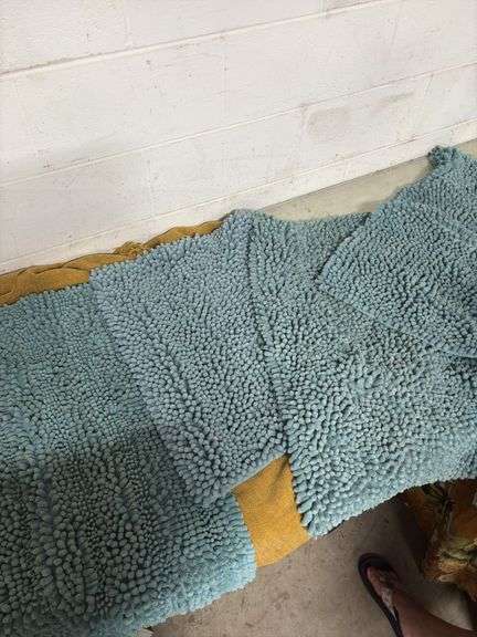BOX OF THREE LARGE BATH RUGS AND 1 SMALL RUG.  MINT GREEN image