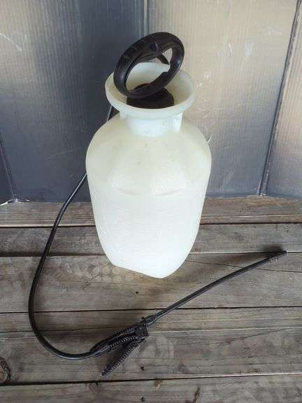 Sure Spray 2-Gallon Sprayer image