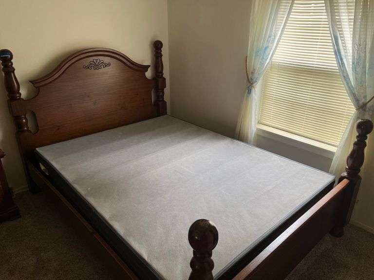 Wooden Spindle Bed Frame with Mattress image