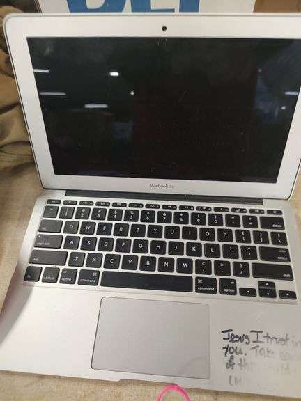 APPLE MACBOOK AIR - 2 APPLE IPODS - FLIP PHONE - NO CHARGERS