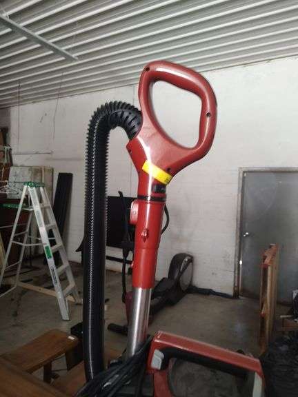SHARK - SELF CLEANING BRUSH ROLL VACUUM CLEANER