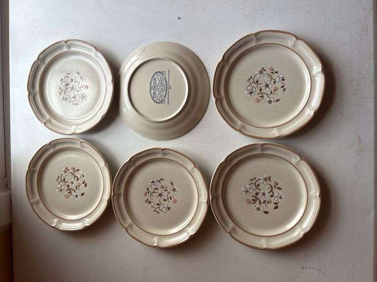 Set of 6 Covington Edition Stoneware Plates - Idlewild Pattern image