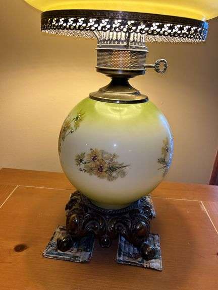 Floral Decorated Parlor Lamp