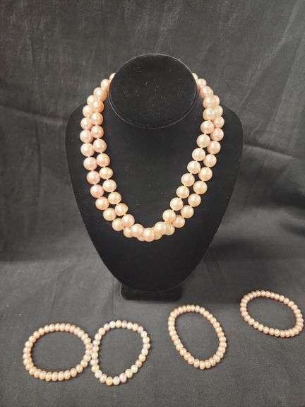 Pearl Necklace with Three Bracelets image