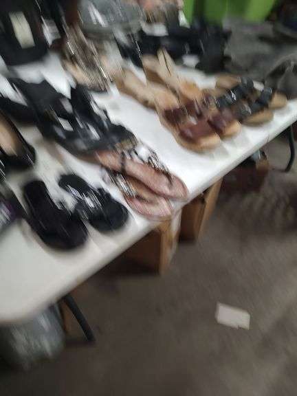 WOMEN'S SHOES MOSTLY SZ 9