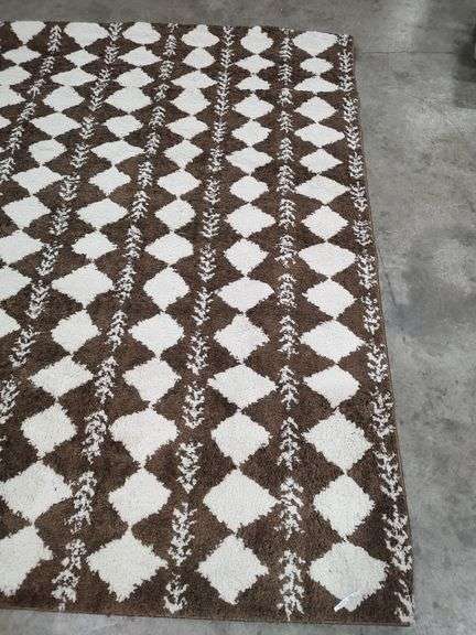 THRESHOLD BROWN AND WHITE PATTERNED AREA RUG - 5X7 FT
