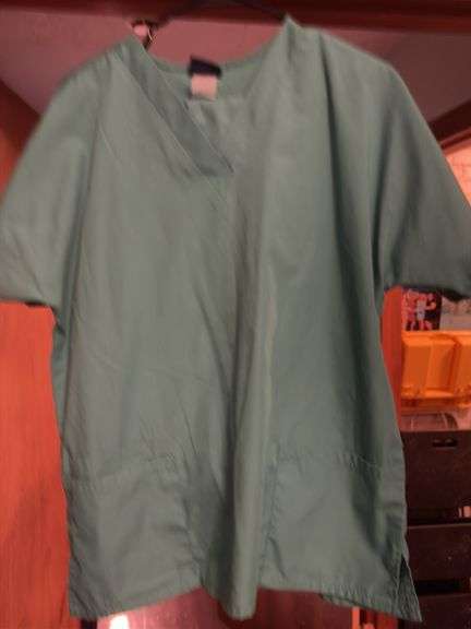 SIZE MEDIUM CHEROKEE SCRUBS image