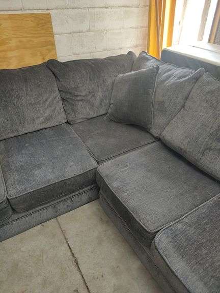 3 PIECE - SECTIONAL COUCH - CHARCOAL GRAY - COUPLE BOARDS LOOSE IN BACK DOES NOT AFFECT SITTING