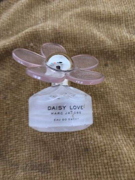 BILLIE EILLISH PERFUME AND MARC JACOBS USED PERFUMES