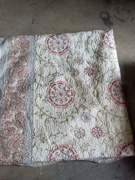 Floral Pattern Quilted Throw Blanket image