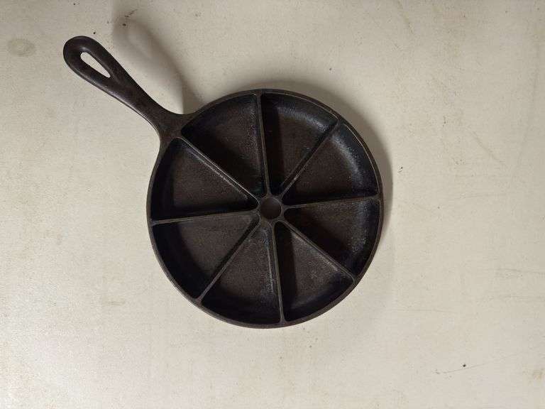 Cast Iron Cornbread Pan image