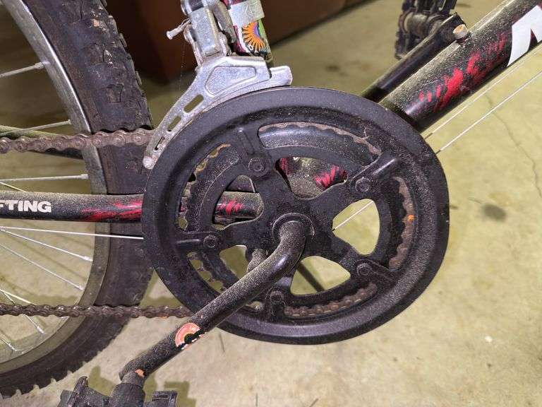 Magna Silver Cady 10 Speed Mountain Bike