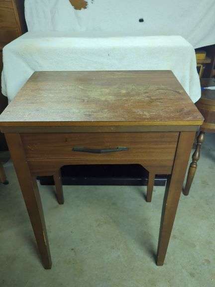 Singer Fashion Mate 257 Sewing Machine with Cabinet