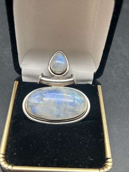 Sterling Silver & Moonstone Pendant image