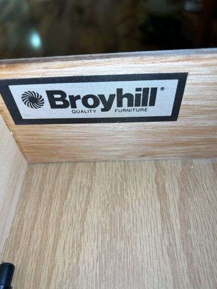 Broyhill Solid Wood End Table with Drawer