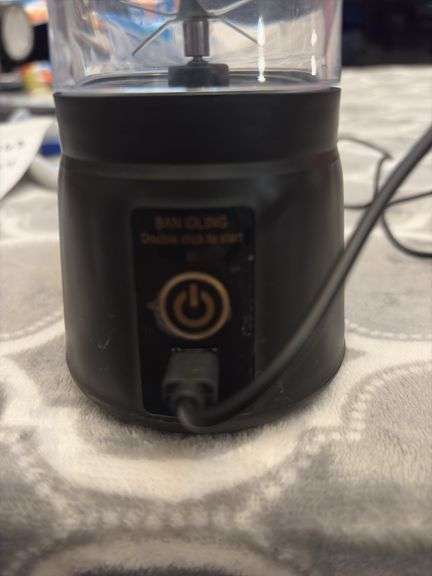 PORTABLE MIXER WITH CHARGING CORD