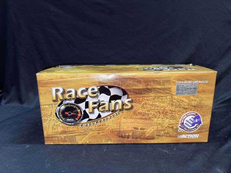 Action Racing Kenny Schrader #36 M&M's 24KT Gold Stock Car 1:24