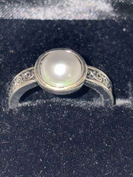 SIZE 6.5 PEARL LIKE RING image