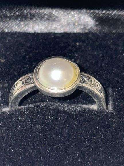 SIZE 8 PEARL LIKE RING image