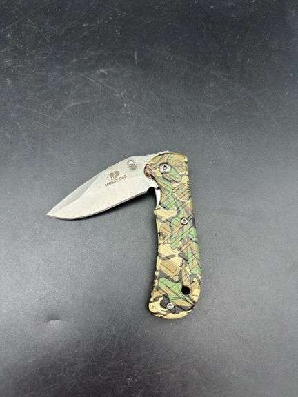Gerber and Mossy Oak Knives