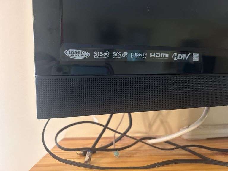 Vizio SV470M 47" 1080p LCD TV with Memorex DVD Player