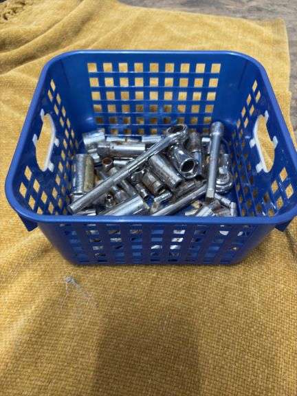 SOCKETS AND SOCKET WRENCHES image
