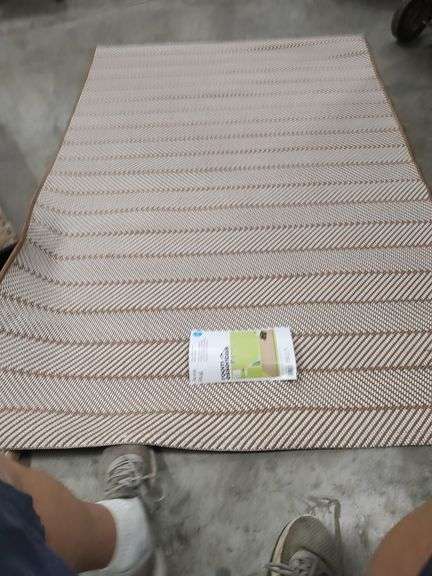 ROOM ESSENTIALS IVORY AND TAN CHEVRON STRIPE AREA RUG - 4 FT X 5 FT 6 INCH image