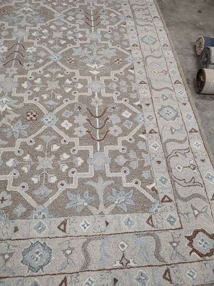 100% WOOL AREA RUG - 7X10